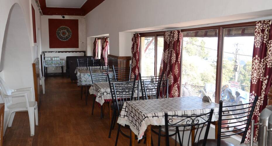Whispering Windows Hotel & Restaurant, Mussoorie 4